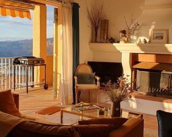 Villa OVerdon - Panoramic view of Lake Sainte Croix - Aiguines - Living room