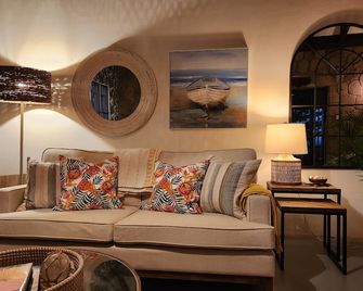 Private Villa on 2 Acres with Chef and Saltwater Pool - Gingerland - Salon