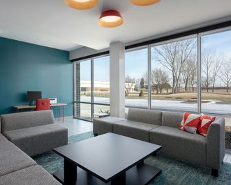 Avid Hotel Oak Creek By IHG - Oak Creek - Huiskamer