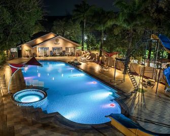 Basilica Resort - Where Luxury Redefines - Mahabaleshwar - Piscina