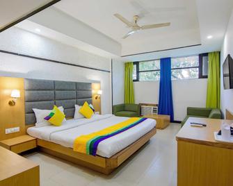 South End Hotel - Chandigarh - Bedroom