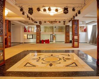 هوتل إيبيسكوس لوي - ليبرفيل - ردهة