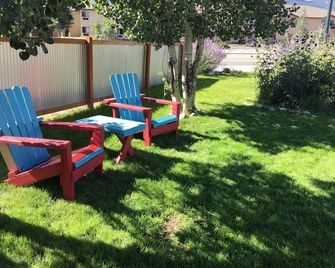 Circle R Motel - Salida - Patio