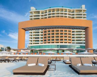 Beach Palace - Cancún - Building