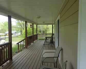Beautiful Kentucky Lake Getaway - Waverly - Balcón