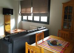 Apartment with pool - Comillas - Eetruimte