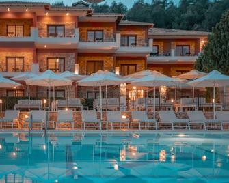 Dracos Hotel - Parga - Gebäude