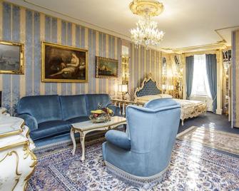 Hotel Palais Porcia - Klagenfurt - Living room