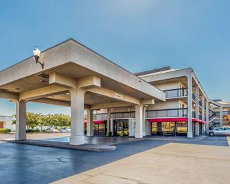 Clarion Pointe Huntsville Research Park - Huntsville - Rakennus