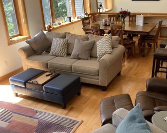 Escape to peace and quiet - Geneva - Huiskamer