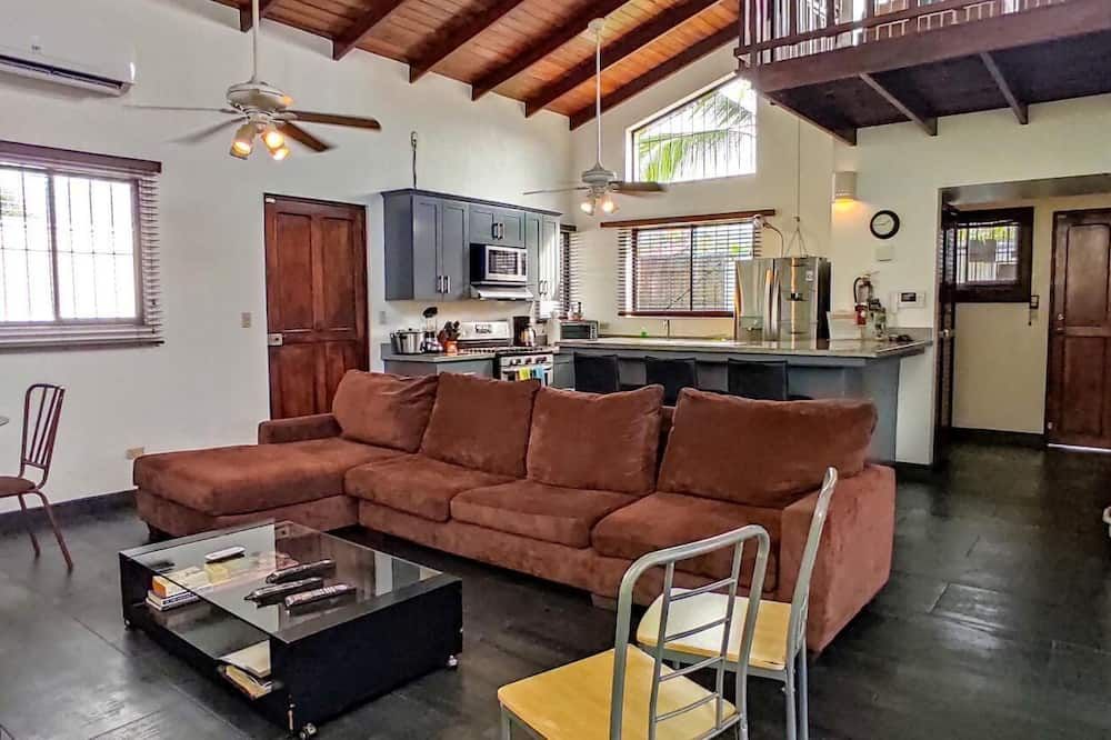 Casa Gris in Jaco - Jacó