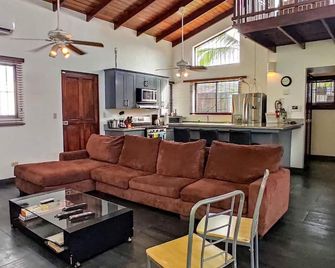 Casa Gris in Jaco - Jacó