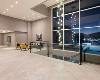Homewood Suites by Hilton Saltillo - Saltillo - Lobby