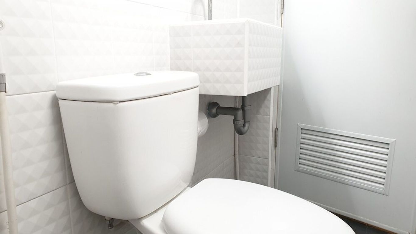 แอท เดอะ บีช เกาะล้าน