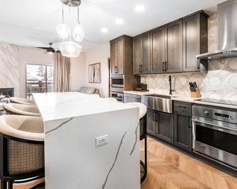Free Cancellations, Professionally Cleaned Perfect Resort Getawaypools, Gym, Tennis, Hot Tub, Spa - Park City - Kitchen