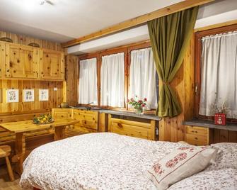 Casa-chalet, in centro a Courmayeur! - Courmayeur - Bedroom