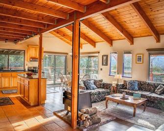 Casita Manzanita near Yosemite National Park. - Midpines - Living room