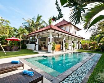 Villa Surga - Kuta - Pool