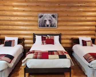 Beargrass Lodging & Rv Resort - Hungry Horse - Bedroom