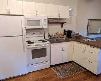 Central Location and Spectacular Views - Unit 2! - Bisbee - Kitchen