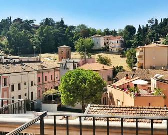 Chic Comfortable Home: 2 bedrooms-Located Downtown Cesena. Entire Townhome. - Césène - Extérieur