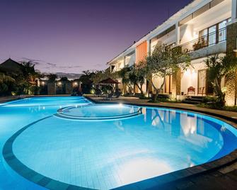 D' Kubu Pratama Homestay - South Kuta - Pool