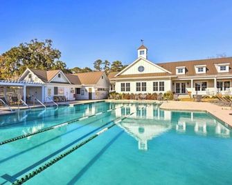 Beautiful Callawassie Island Home w/ Free Golf & Tennis / Dogs Stay for free! - Okatie - Pool