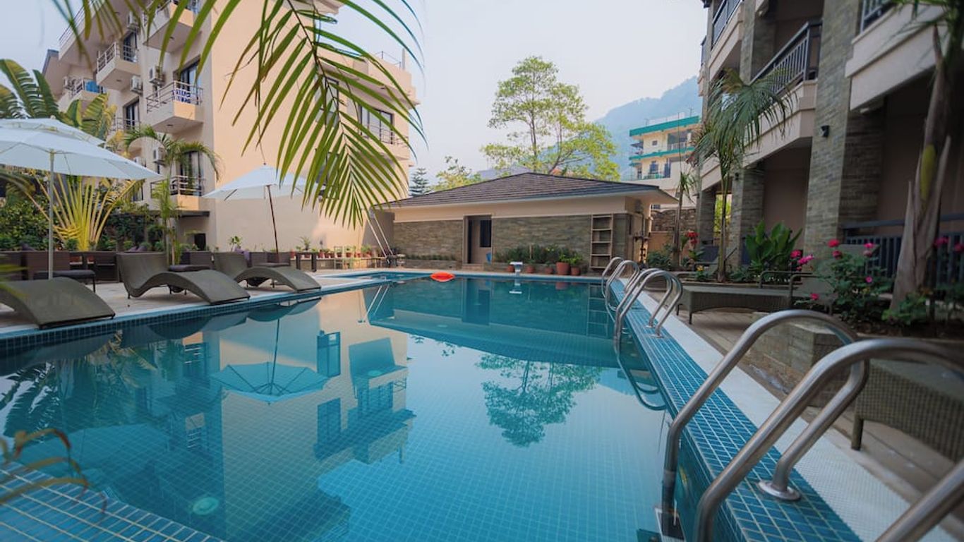 Hotel Pokhara Village & Spa