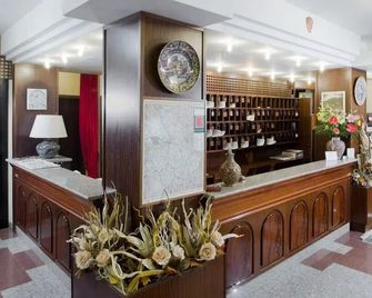 Hub Hotel - Gubbio - Receptie