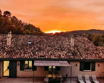 House with swimming pool and enclosed garden, in the heart of the Bastide du Laval olive-growing estate - Cadenet - Pool