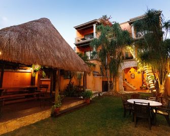 Hotel Lunata - 5th Avenue - Playa del Carmen - Patio