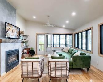 A Spa Day Every Day - Wood Fired Sauna - Bluewater - Living room