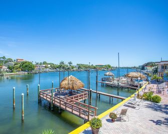 Bayview Plaza Waterfront Resort - Saint Pete Beach - Vista externa