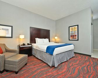 Holiday Inn Express & Suites Utica By IHG - Utica - Slaapkamer