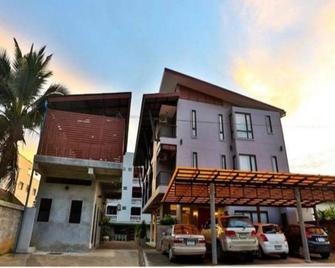 Palm House Apartment - Krabi - Building