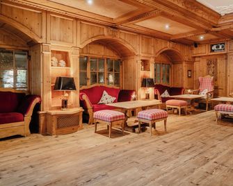 Hotel Schwarzer Adler - Tannheim - Sala de estar