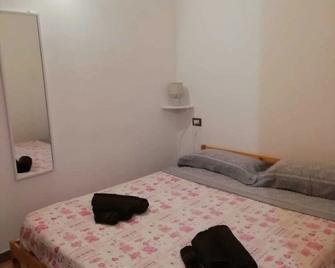 Bed And Breakfast Stefania - Giulianova - Schlafzimmer
