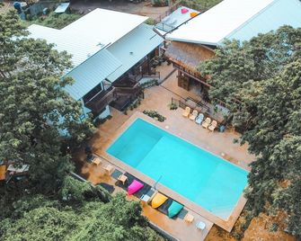 The Shack Hideaway by Mayumi Resorts - Mabini
