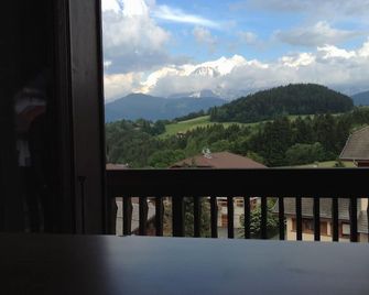 Charming apartment facing Mont-Blanc. - Cordon - Балкон