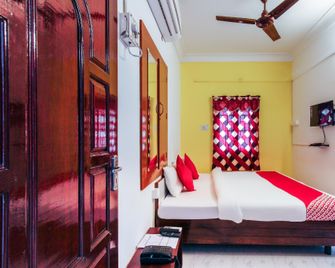 Flagship 75065 Hotel Lakshmi Narayana Salem New Bus Stand - Salem - Ložnice