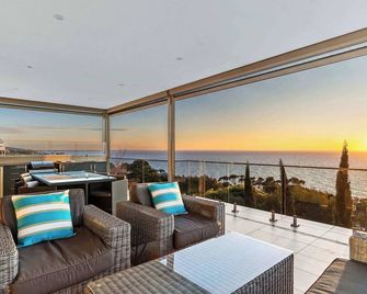 Hillside Luxe | Spa & Bay Views - Mount Martha - Balcony
