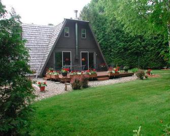 Bailey's Harbor Cabin Secluded In Woods,walking Distance To Kangaroo Lake-Duplex - Baileys Harbor - Gebouw