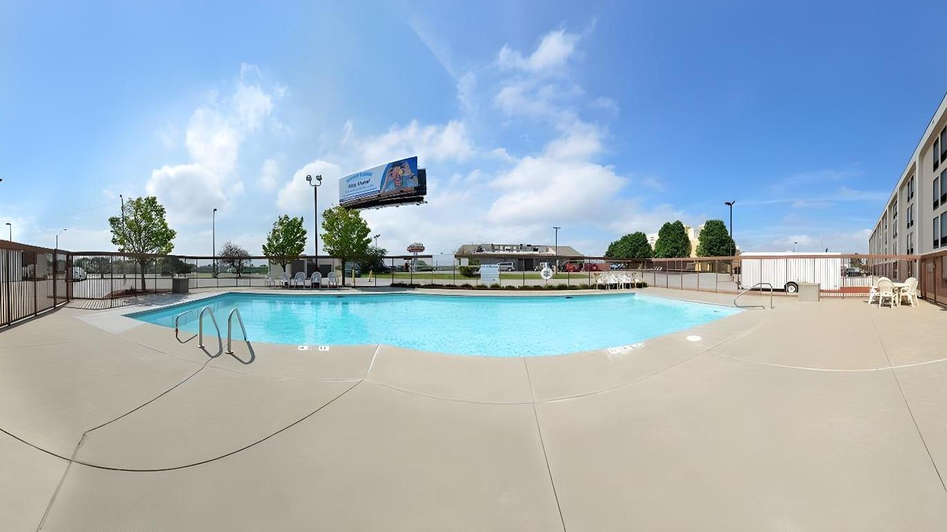 New Victorian Inn & Suites