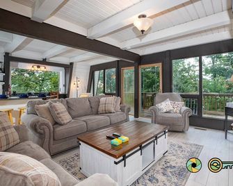 The Country Squire - Basye - Salon