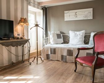 Au Jardin D'Eloïse - Plouër-sur-Rance - Sala de estar