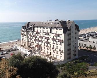 Studio A La Plage To Be Refurbished In 2020 - Donville-les-Bains - Bâtiment