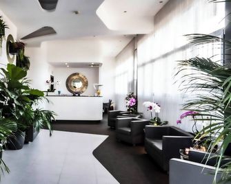Loto Business Hotel - Roma - Ingresso