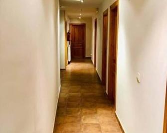 Hostal Matias - Segovia - Hallway