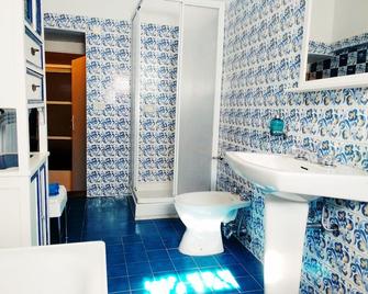 Azienda Agricola Ornina - Castel Focognano - Bathroom