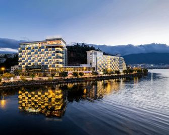 Hotel Indigo Dali Erhai By IHG - Dali - Building